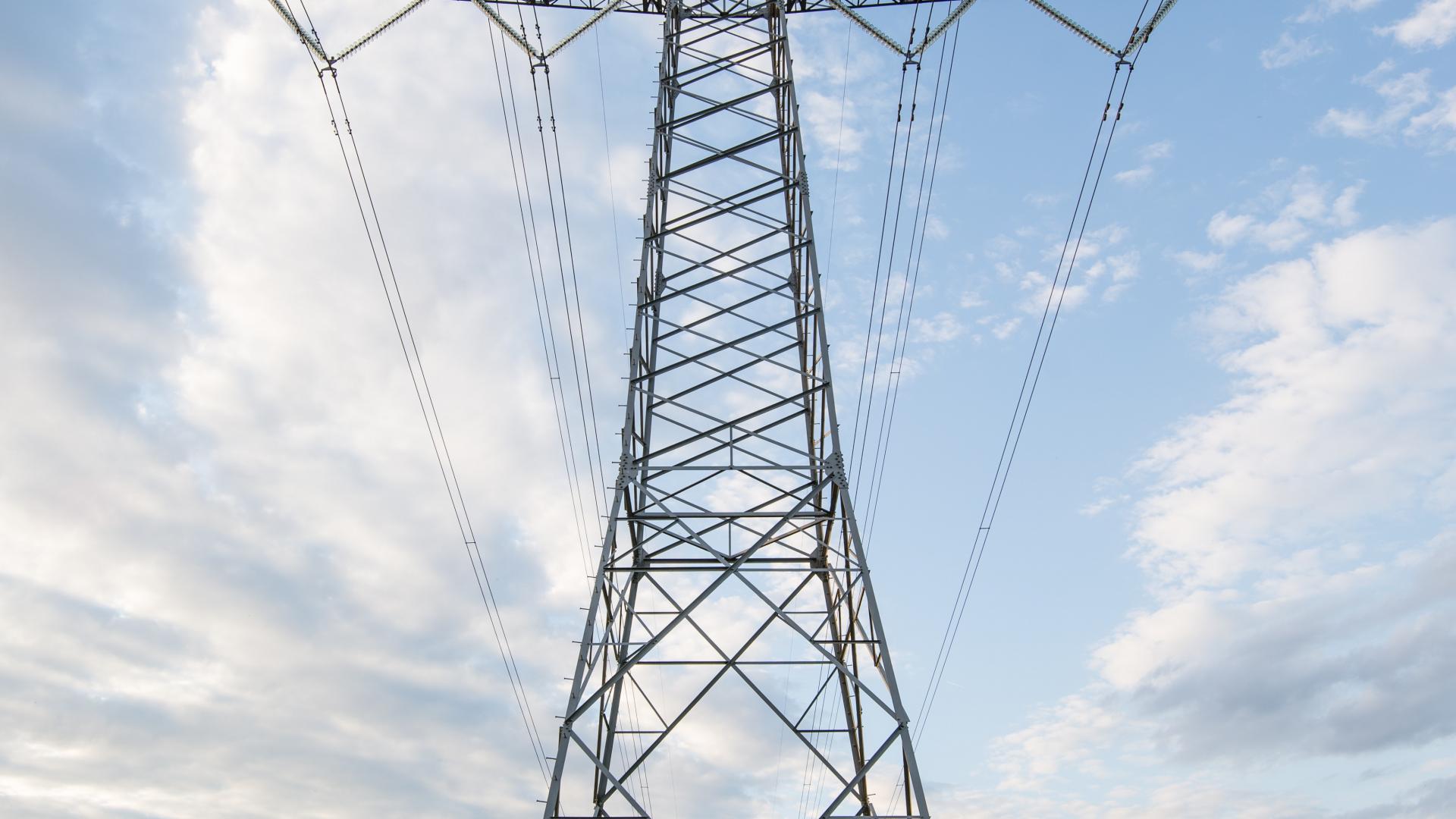 low-angle-photo-of-gray-transmission-tower-722700.jpg